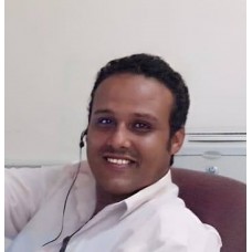 Senior graphic designer Senior graphic designer